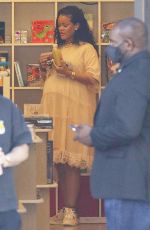 Pregnant RIHANNA Shopping at Paper Source in Santa Monica 04/04/2022