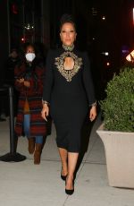 ROBIN THEDE leaves Her Hotel in New York 04/05/2022