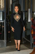 ROBIN THEDE leaves Her Hotel in New York 04/05/2022