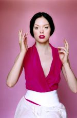 ROSE MCGOWAN for Dazed and Confused, August 2002