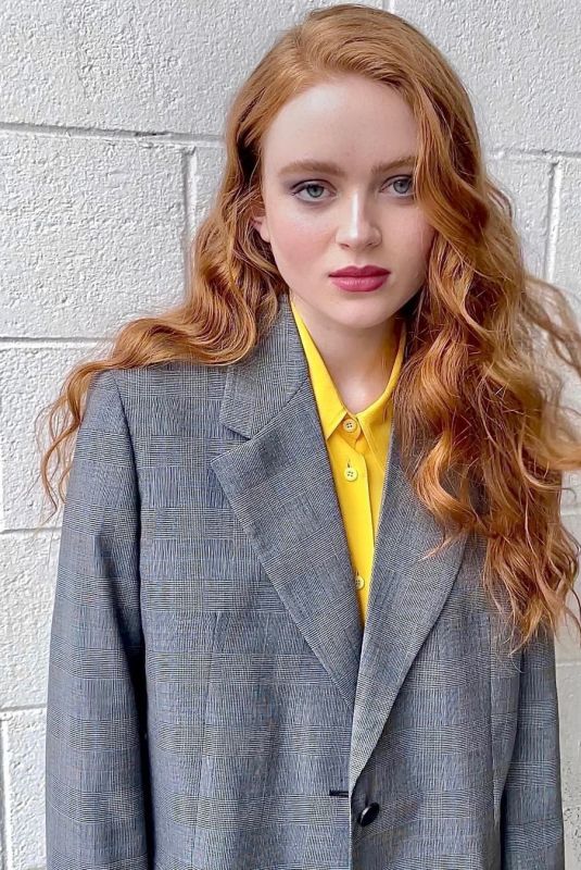 SADIE SINK x Prada - Stranger Things 4 Press 04/02/2022