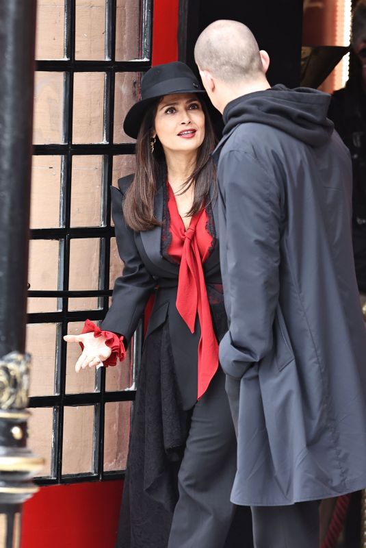 SALMA HAYEK and Channing Tatum on the Set of Magic Mike 3 in London 04/26/2022