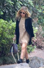 SARAH MICHELLE GELLAR Heading to a Meeting at Bel Air Hotel 04/12/2022