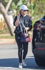 SARAH MICHELLE GELLAR Out Shopping in Westwood 04/19/2022