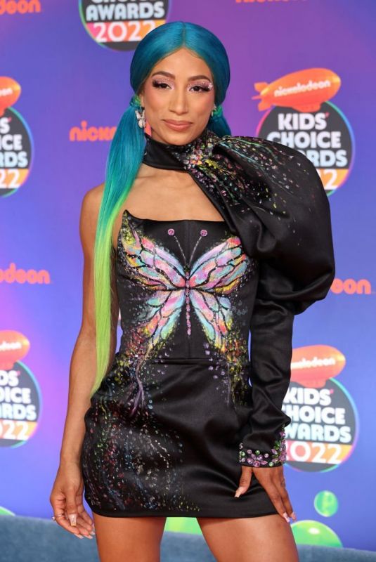 SASHA BANKS at 2022 Nickelodeon Kid