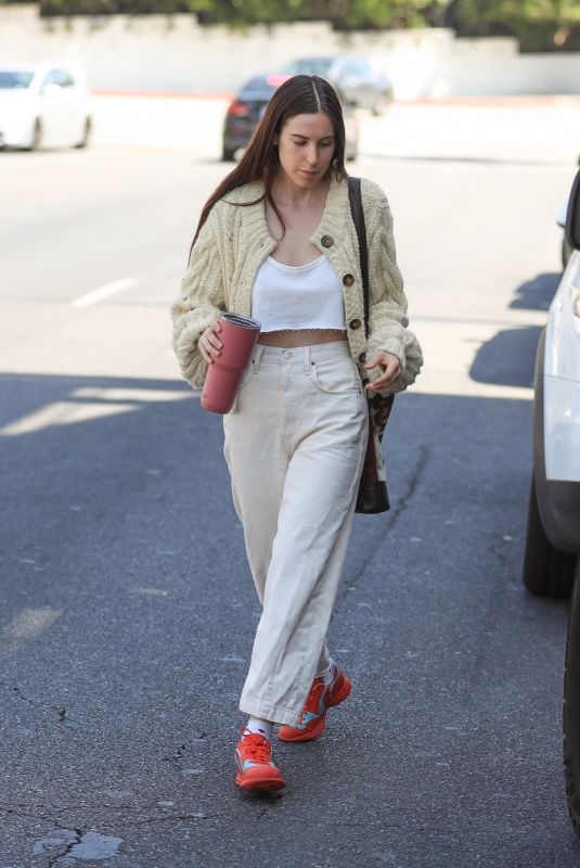 SCOUT WILLIS Leaves a Friend
