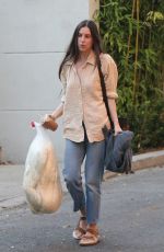 SCOUT WILLIS Picks up Her Laundry in Hollywood 04/07/2022