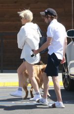 SELMA BLAIR at Trader Joe