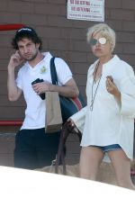 SELMA BLAIR at Trader Joe