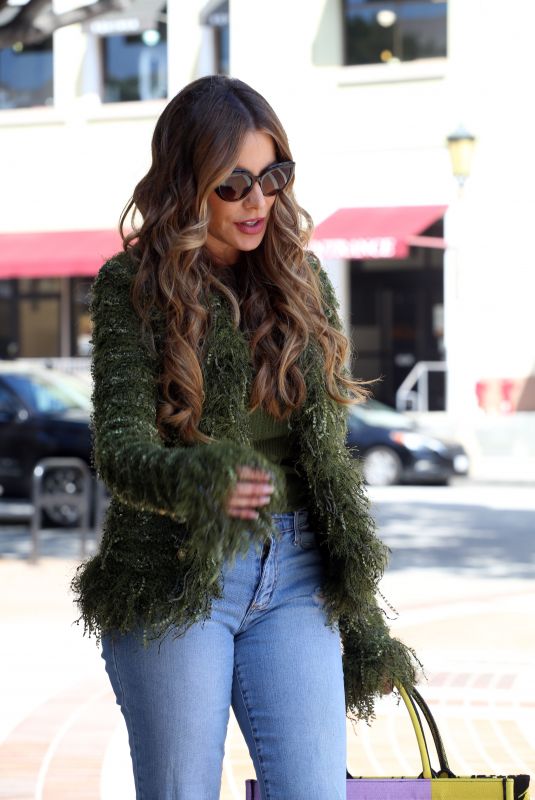 SOFIA VERGARA Arrives at America