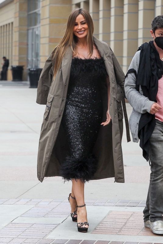 SOFIA VERGARA Arrives at America