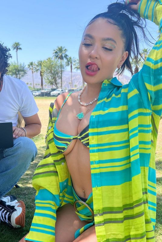 STELLA HUDGENS - Instagram Photos 04/19/2022