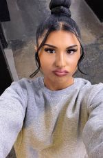 SUNNY MALOUF - Instagram Photos 04/10/2022