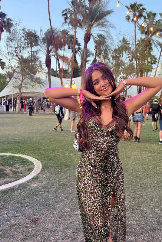 TAYLOR NUNEZ - Instagram Photos 04/18/2022