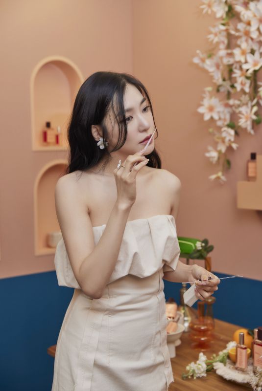 TIFFANY YOUNG at Atelier Cologne’s Pop-up Store Event 04/07/2022