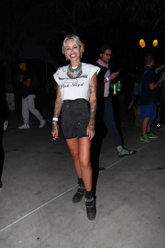 TINA LOUISE at Neon Festival at Coachella 2022 in Indio 04/16/2022