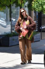 WHITNEY PORT Leaves L&R Salon in Sherman Oaks 04/29/2022