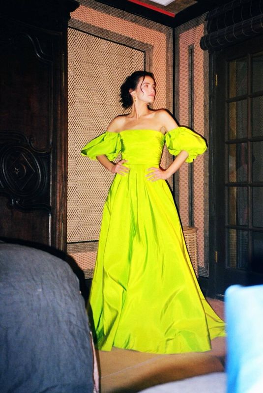 ZOEY DEUTCH - Instagram Photos 04/12/2022