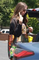 ALISON BRIE Shopping for Groceries in Los Angeles 05/27/2022