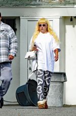 AMANDA BYNES and Paul Michael at a Smoke Shop in Los Angeles 05/27/2022