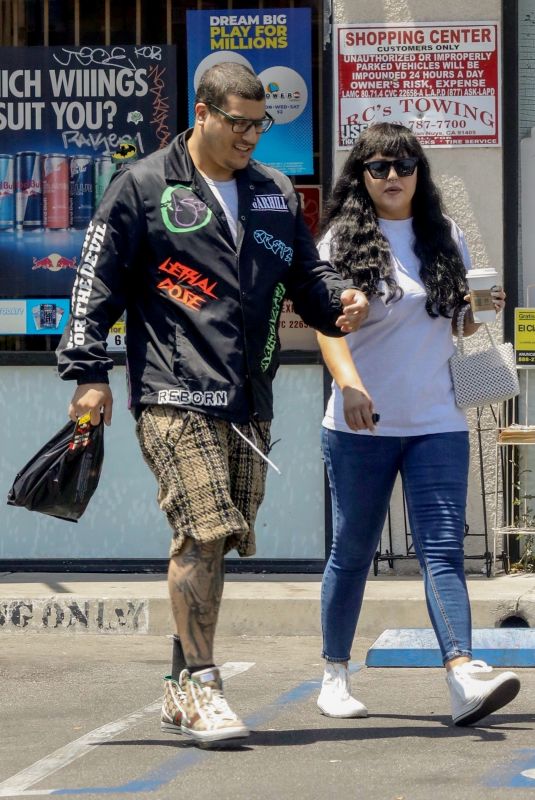 AMANDA BYNES and Paul Michael Out in Van Nuys 05/07/2022