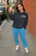 AMBER DAVIES Arrives at The West End Does: Hollywood Concert Performance in London 05/29/2022