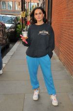 AMBER DAVIES Arrives at The West End Does: Hollywood Concert Performance in London 05/29/2022
