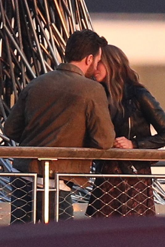 ANA DE ARMAS and Chris Evans Kissing on the Set of Ghosted in Washington 05/05/2022