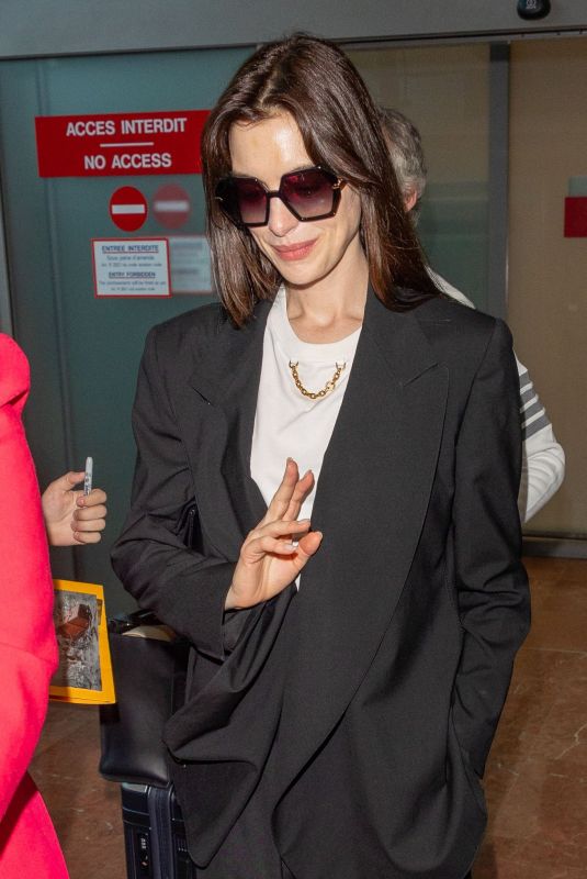 ANNE HATHAWAY Arrives at Nice Airport 05/18/2022