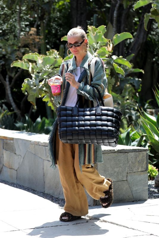 ASHLEE SIMPSON Out for Coffee in West Hollywood 05/05/2022