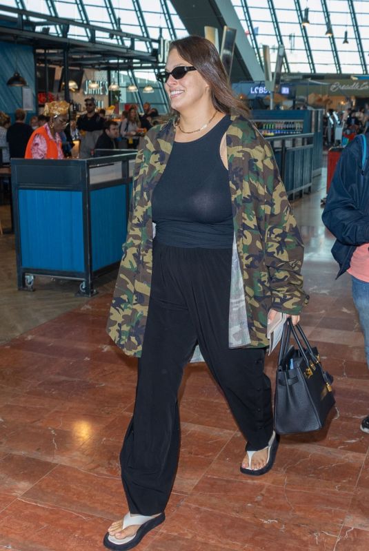 ASHLEY GRAHAM at Nice Airport 05/27/2022