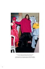 BELLA and GIGI HADID, KENDALL JENNER, KAIA GERBER and VITTORIA CERETTI in Vogue Magazine, UK June 2022