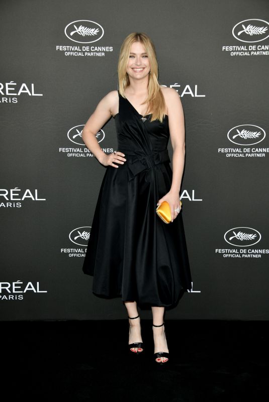 CAMILLE RAZAT at L’Oreal Paris Lights on Women Award Dinner in Cannes 05/27/2022