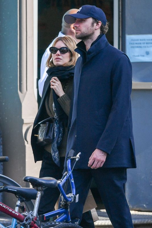 CAMILLE ROWE Out in New York 04/28/2022