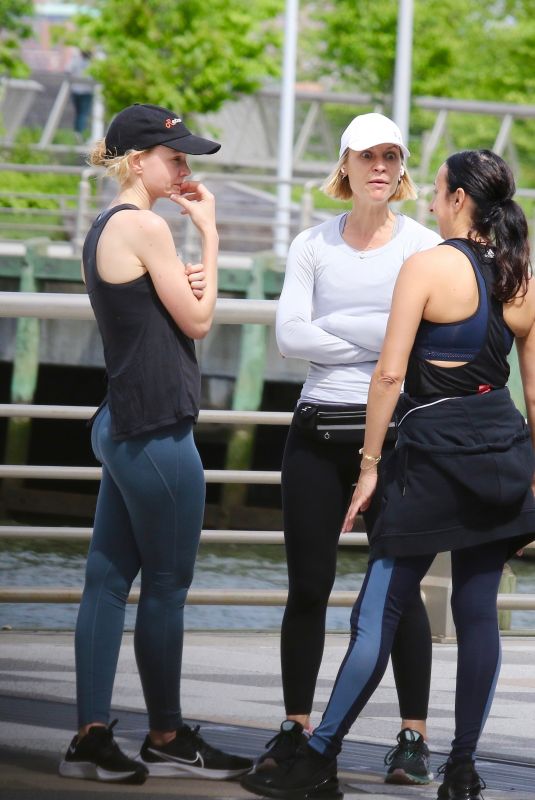 CAREY MULLIGAN and CLAIRE DANES Out Jogging in New York 05/26/2022