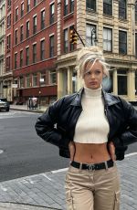 CAROLINA V MARIE - Instagram Photos 05/09/2022