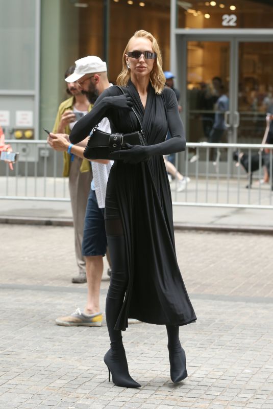 CHRISTINE QUINN Arrives at Balenciaga Spring 23 Show in New York 05/22/2022