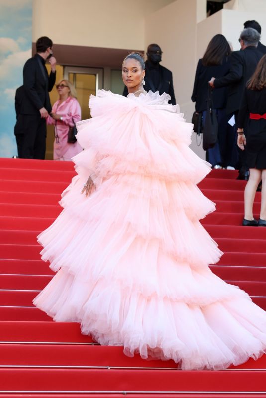 CINDY BRUNA at Armageddon Time Premiere at 75th Annual Cannes Film Festival 05/19/2022