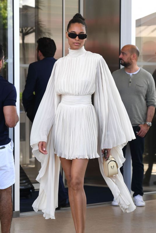 CINDY BRUNA Leaves Martinez Hotel in Cannes 05/18/2022