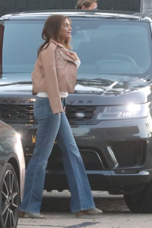 CINDY CRAWFORD Out for Family Lunch at Cafe Habana in Malibu 05/03/2022