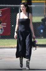 DAISY LOWE Visiting Her Father Gavin Rossdale at a Baseball Game 05/08/2022