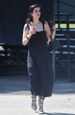 DAISY LOWE Visiting Her Father Gavin Rossdale at a Baseball Game 05/08/2022