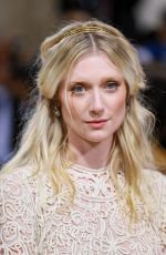 ELIZABETH DEBICKI at Met Gala Celebrating In America: An Anthology of Fashion in New York 05/02/2022