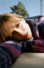 ELIZABETH OLSEN for S Moda Magazine, Summer 2022