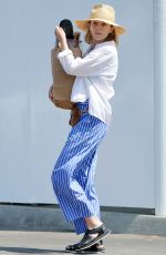 ELIZABETH OLSEN Out Shopping for Groceries in Los Angeles 05/19/2022