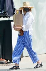 ELIZABETH OLSEN Out Shopping for Groceries in Los Angeles 05/19/2022