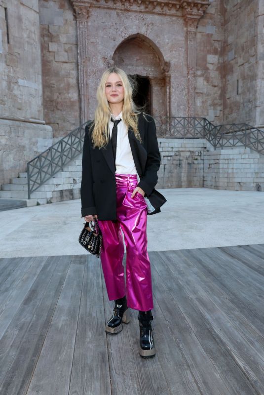 ELLE FANNING  Gucci