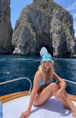 ELSA HOSK - Instagram Photos and Video 05/29/2022