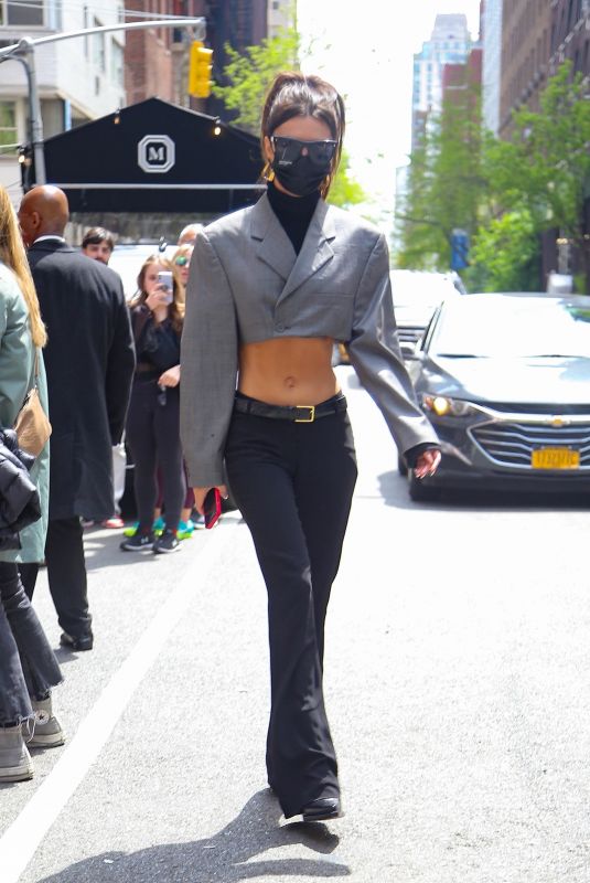 EMILY RATAJKOWSKI Out in New York 03/05/2022
