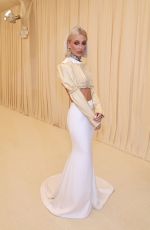 EMMA CHAMBERLAIN at Met Gala Celebrating In America: An Anthology of Fashion in New York 05/02/2022